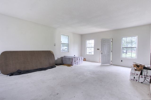 278 County Road 6862, Natalia, TX 78059