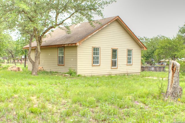 278 County Road 6862, Natalia, TX 78059
