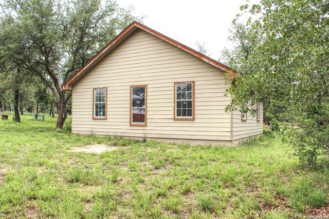 278 County Road 6862, Natalia, TX 78059