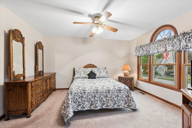 968 Milford Street, Cary, IL 60013