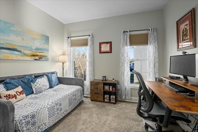 8 Tea Party Drive, Uxbridge, MA 01569