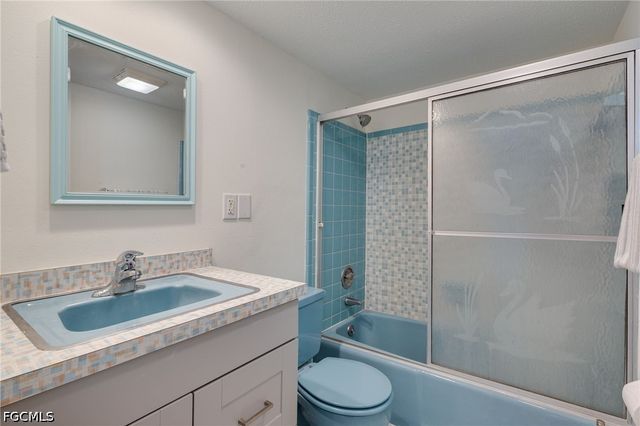 708 Victoria DR 105, Cape Coral, FL 33904