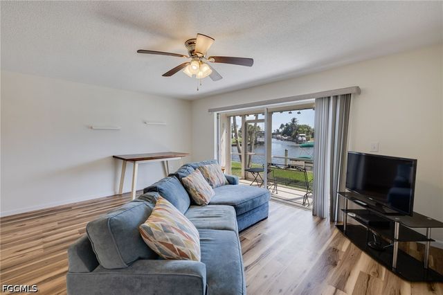 708 Victoria DR 105, Cape Coral, FL 33904