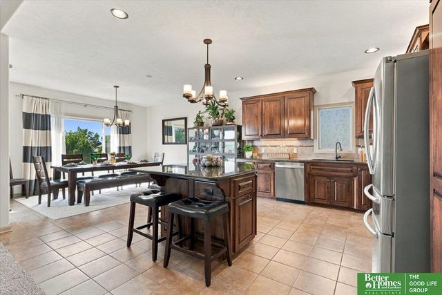 12504 S 81 Avenue, Papillion, NE 68046