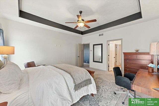 12504 S 81 Avenue, Papillion, NE 68046