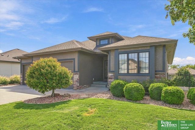 12504 S 81 Avenue, Papillion, NE 68046