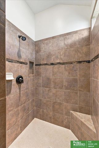 12504 S 81 Avenue, Papillion, NE 68046