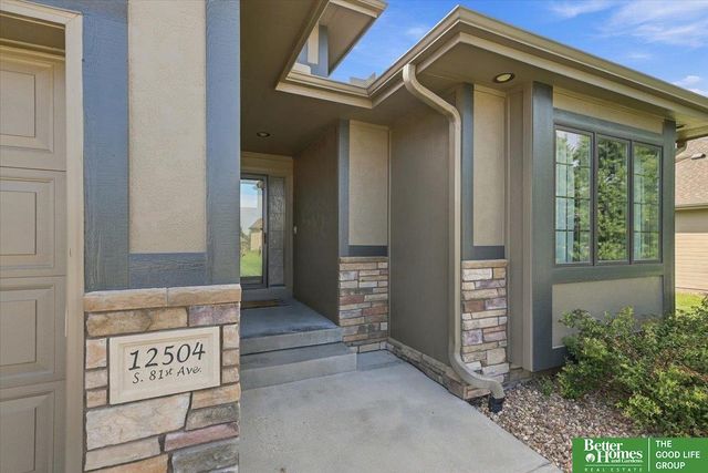 12504 S 81 Avenue, Papillion, NE 68046