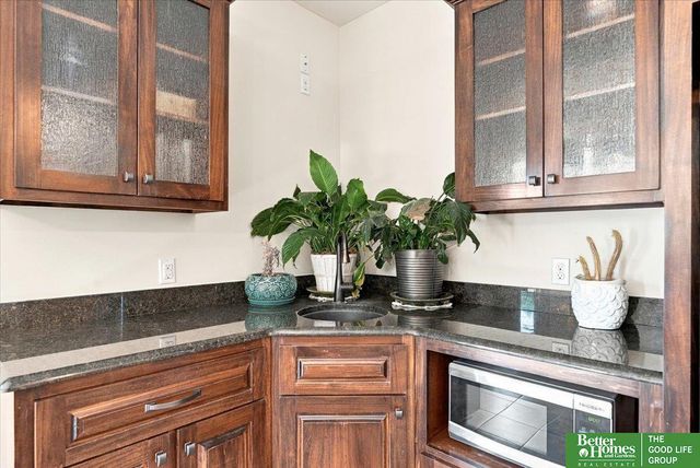 12504 S 81 Avenue, Papillion, NE 68046