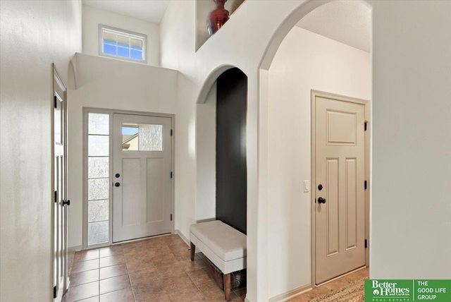 12504 S 81 Avenue, Papillion, NE 68046