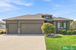 12504 S 81 Avenue, Papillion, NE 68046