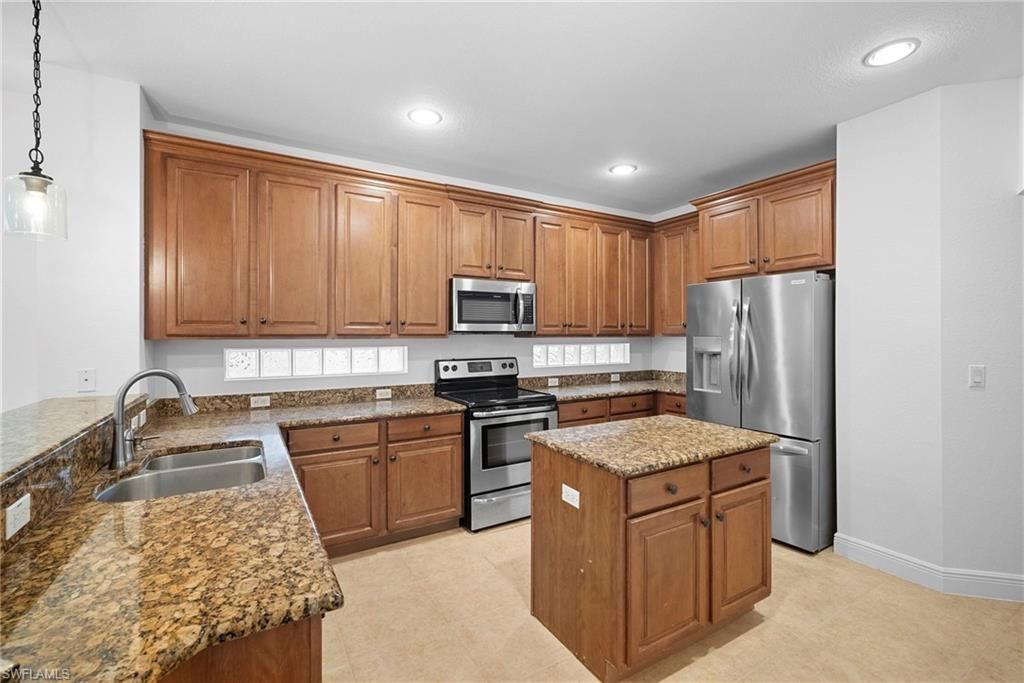 8286 Sumner AVE 1, FORT MYERS, FL 33908 — photo 4