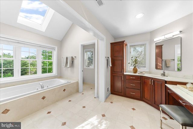 3507 RUNNYMEADE DR, Newtown Square, PA 19073