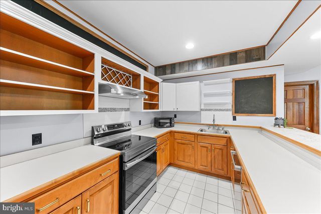 3507 RUNNYMEADE DR, Newtown Square, PA 19073