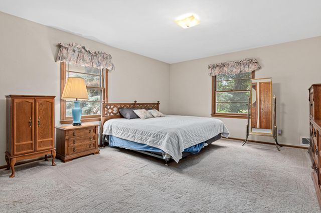 1014 Idaho Avenue W, Saint Paul, MN 55117