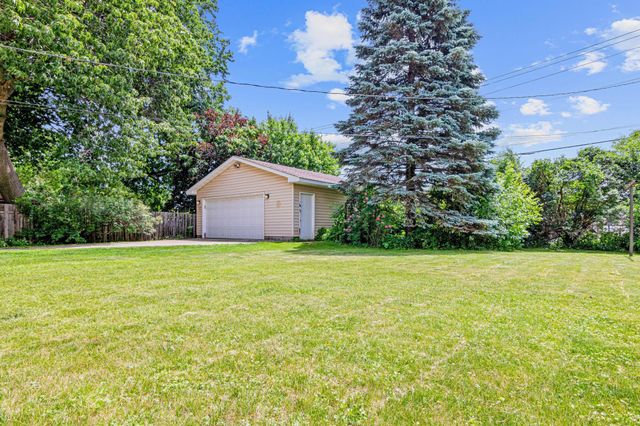 1014 Idaho Avenue W, Saint Paul, MN 55117