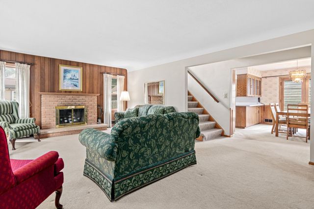 1014 Idaho Avenue W, Saint Paul, MN 55117