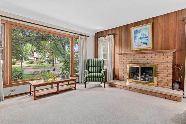1014 Idaho Avenue W, Saint Paul, MN 55117