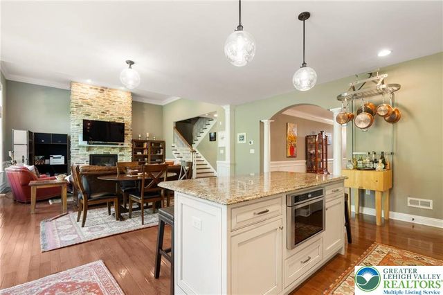 1970 Carriage Knoll Drive, Bethlehem City, PA 18015