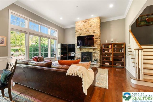 1970 Carriage Knoll Drive, Bethlehem City, PA 18015