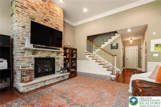 1970 Carriage Knoll Drive, Bethlehem City, PA 18015