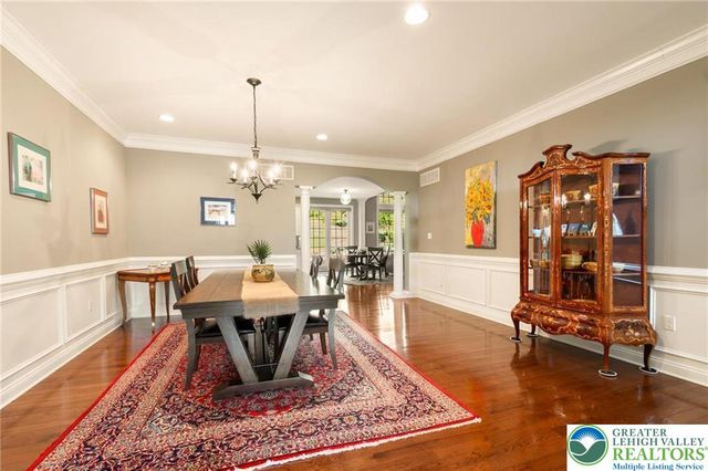 1970 Carriage Knoll Drive, Bethlehem City, PA 18015