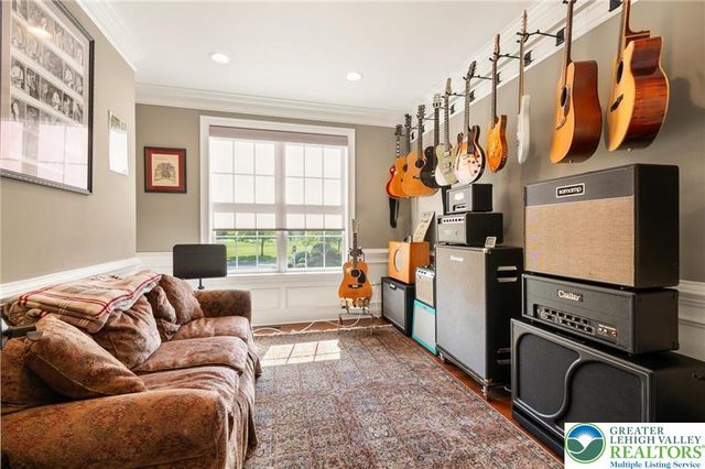 1970 Carriage Knoll Drive, Bethlehem City, PA 18015