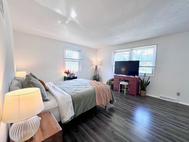 2613 Hawthorne Drive, Bettendorf, IA 52722