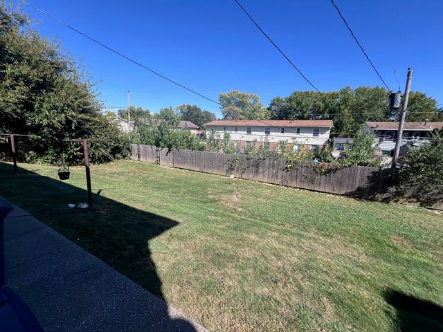 2613 Hawthorne Drive, Bettendorf, IA 52722