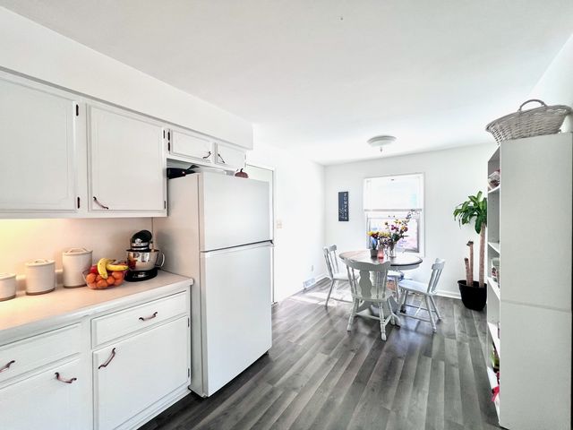 2613 Hawthorne Drive, Bettendorf, IA 52722