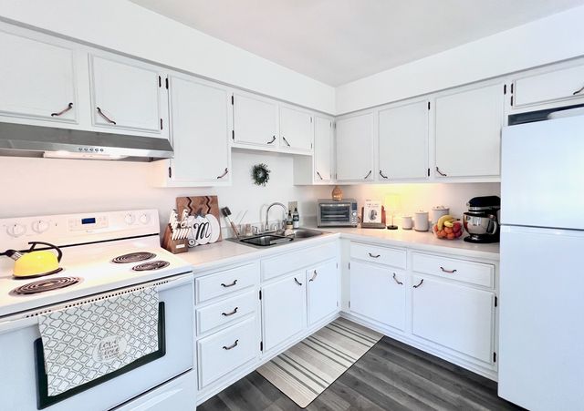 2613 Hawthorne Drive, Bettendorf, IA 52722