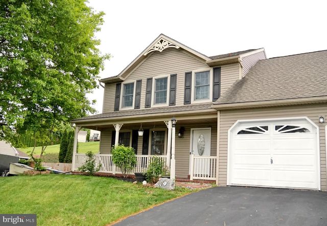 69 ENGLISH DR, Palmyra, PA 17078