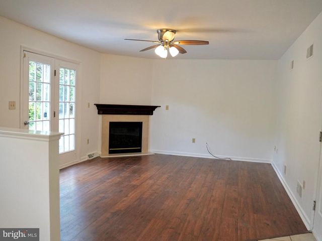 69 ENGLISH DR, Palmyra, PA 17078