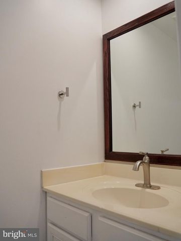 69 ENGLISH DR, Palmyra, PA 17078