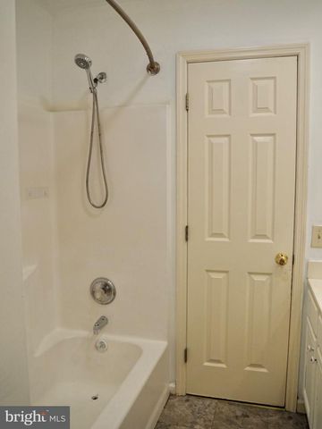 69 ENGLISH DR, Palmyra, PA 17078