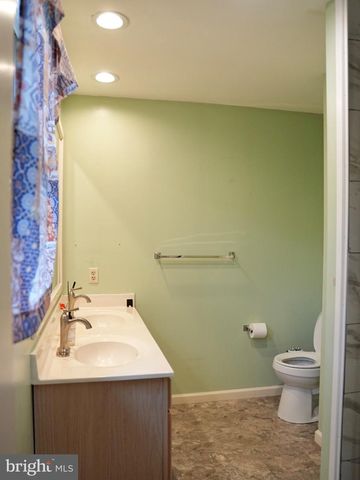 69 ENGLISH DR, Palmyra, PA 17078