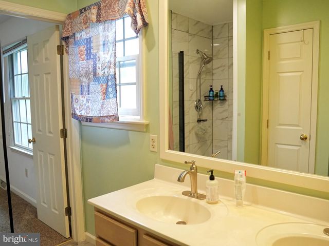 69 ENGLISH DR, Palmyra, PA 17078