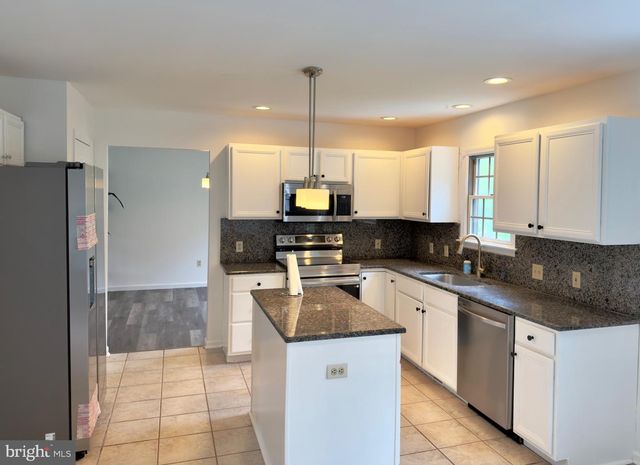 69 ENGLISH DR, Palmyra, PA 17078