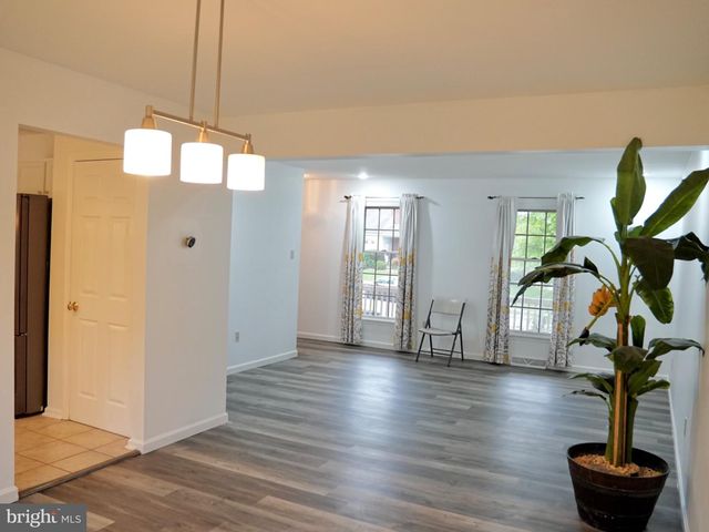 69 ENGLISH DR, Palmyra, PA 17078