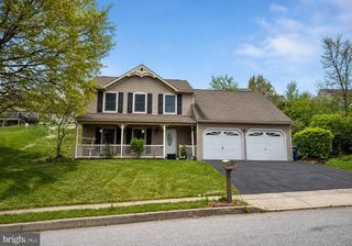 69 ENGLISH DR, Palmyra, PA 17078