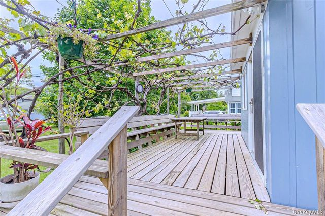 630 New Suffolk Road, Cutchogue, NY 11935