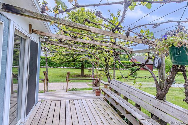 630 New Suffolk Road, Cutchogue, NY 11935