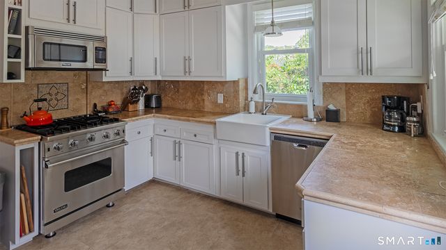 223 West Avenue, Darien, CT 06820