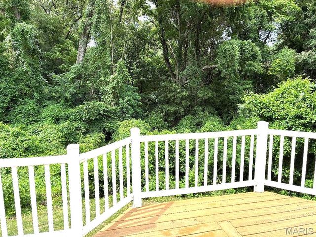 210 W SCHOOL Street W, Fairview Heights, IL 62208