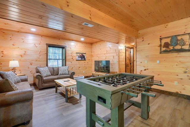 8301 Voris Road, Logan, OH 43138