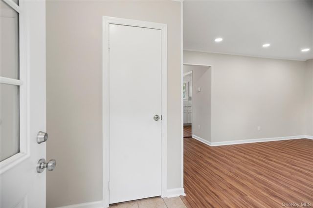 3 Aspen Road, Mastic Beach, NY 11951