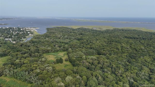 3 Aspen Road, Mastic Beach, NY 11951