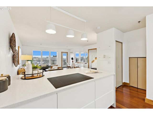 335 Nw UPTOWN Ter 3A, Portland, OR 97210