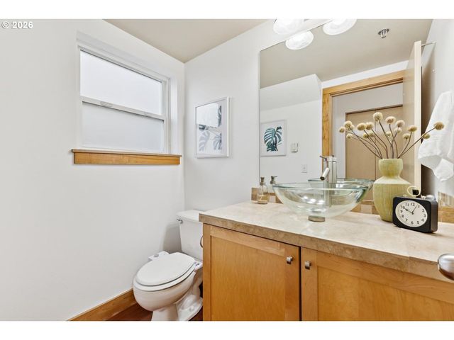 335 Nw UPTOWN Ter 3A, Portland, OR 97210