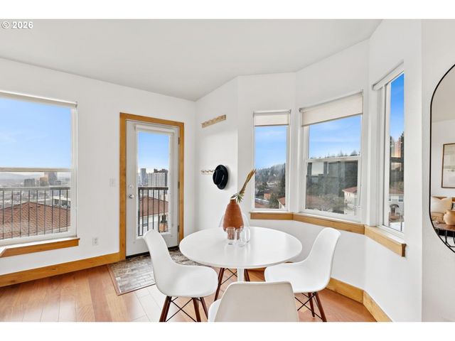 335 Nw UPTOWN Ter 3A, Portland, OR 97210